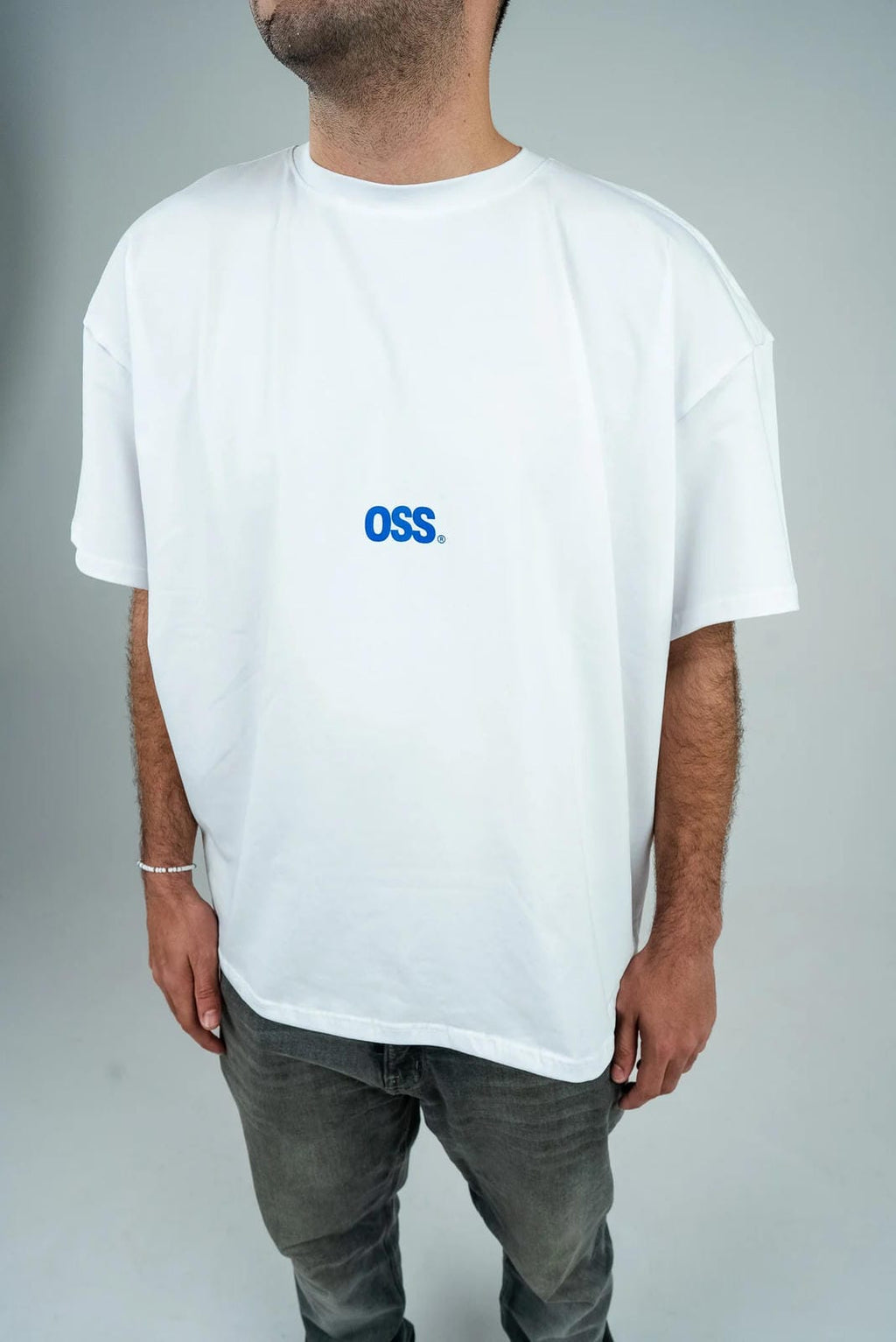 OSS Tee in white and blue